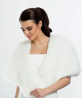 ---Faux fur wedding cape. Suitable on a wedding or ceremony dress.--