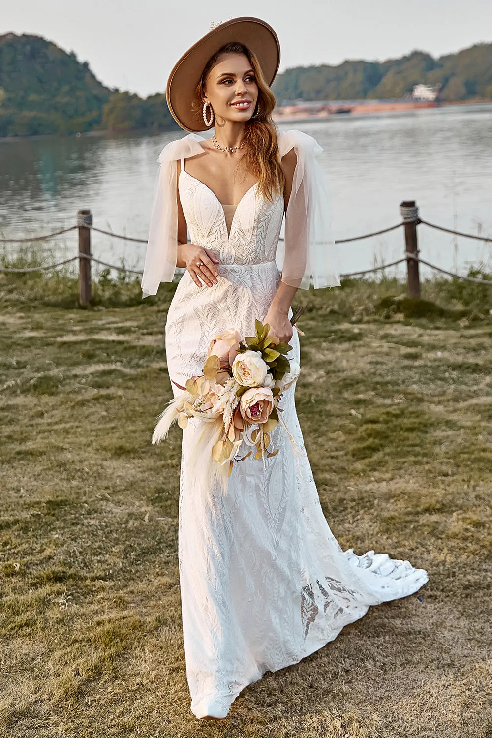 Avorio Mermaid Lace Sweep Treno Boho abito da sposa con fiocchi