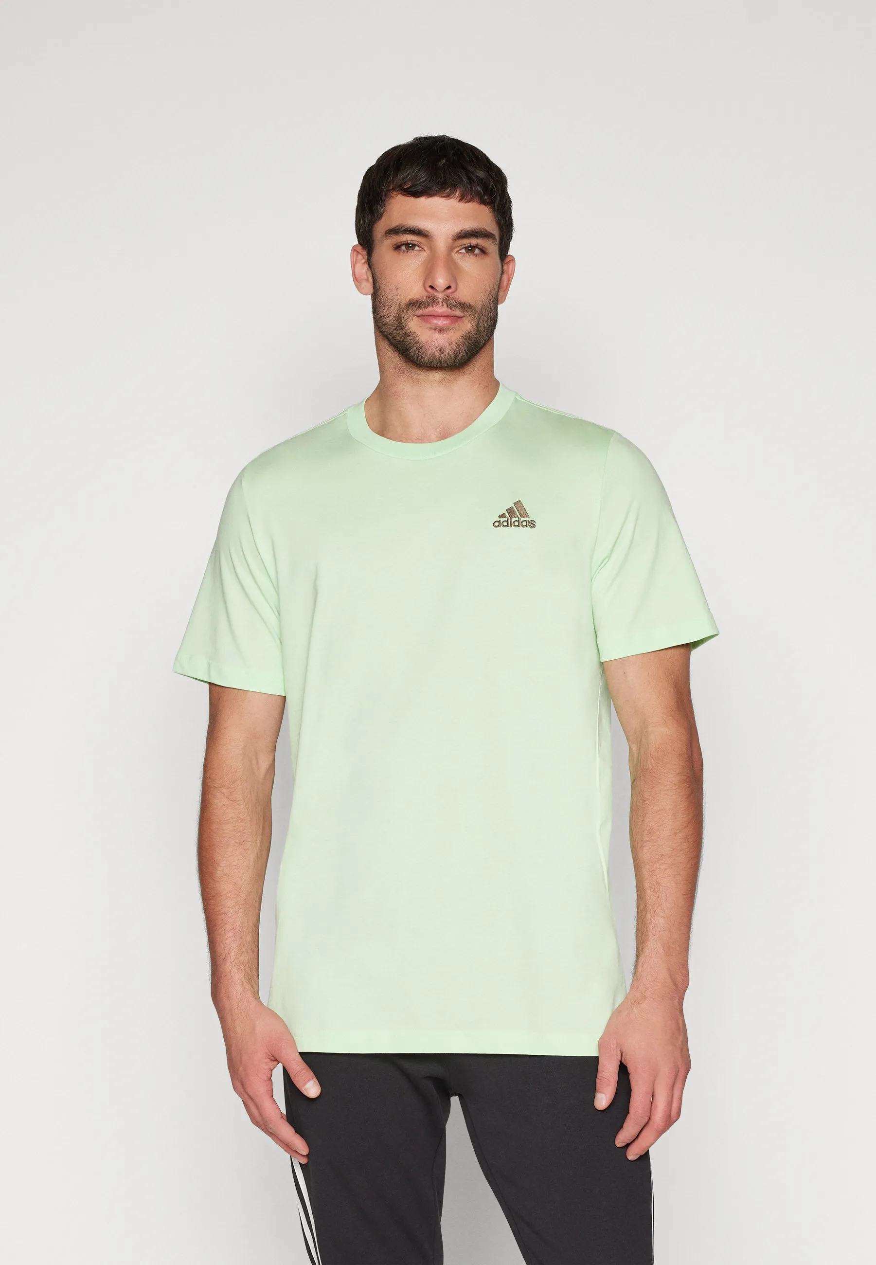 ESSENTIALS SINGLE EMBROIDERED SMALL LOGO - T-shirt basic