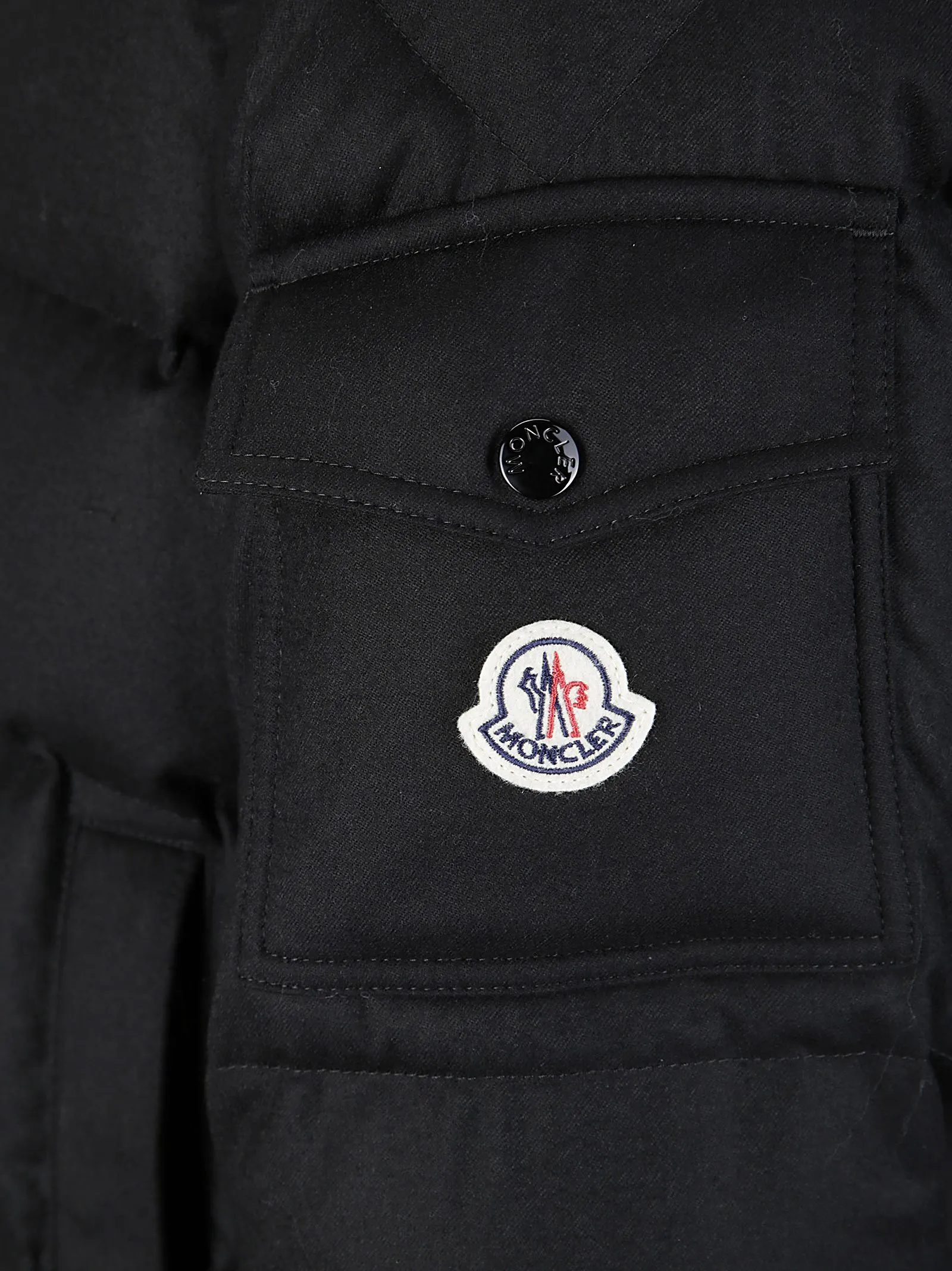  MONCLER  Piumino Vezere