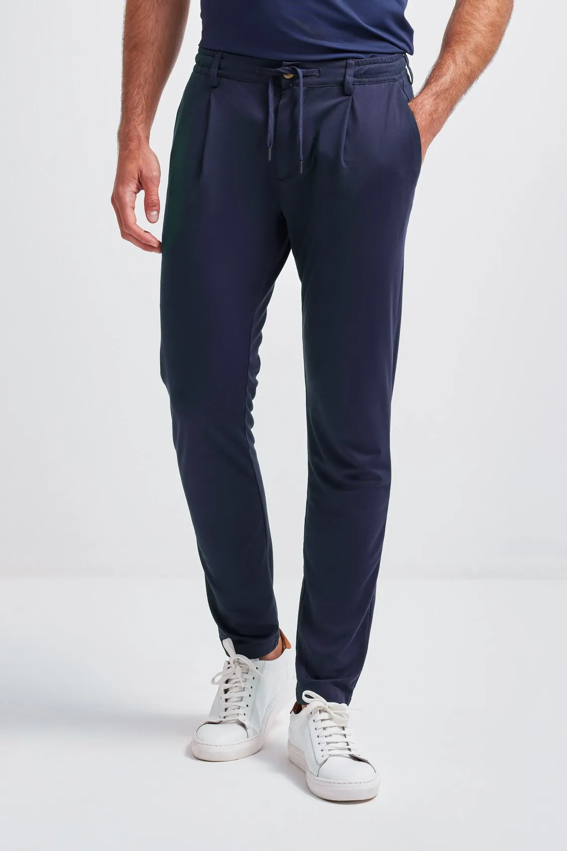 PANTALONE CON UNA PINCES E COULISSE IN JERSEY BLU