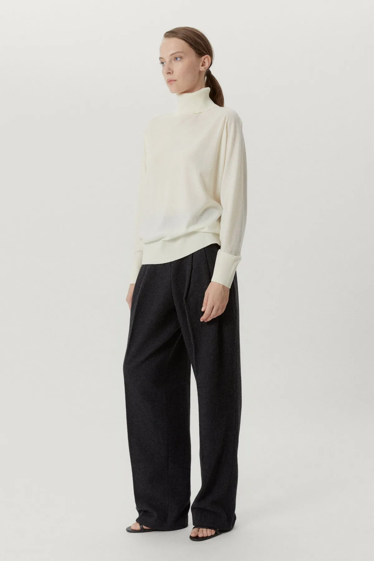 Roll-Neck Oversize in Lana Ultrasoft