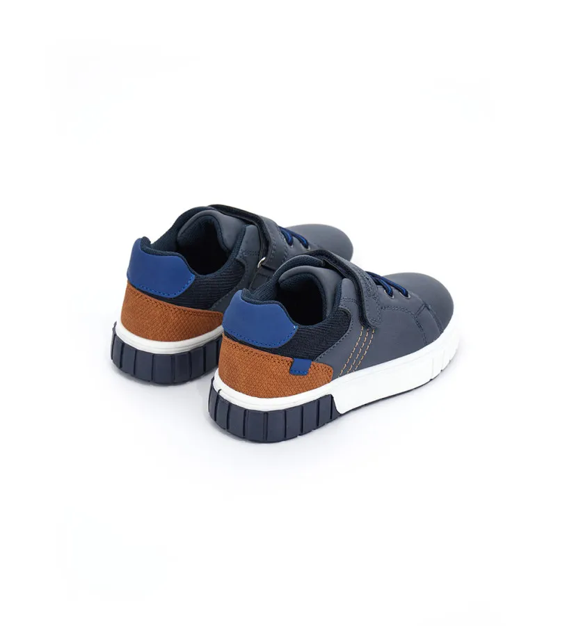 --Sneakers con velcro-